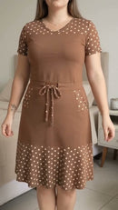 Vestido Poá Babado e Bolsos - Caramelo - frente