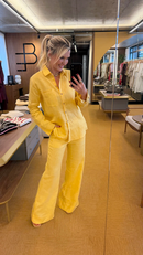 Conjunto Leona em Linho - Amarelo - frente