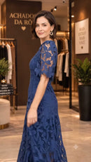 Vestido Longo em Renda Manga Curta - Azul Royal - lateral