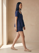 Conjunto Bata Amélia e Shorts Dora em Linho - Azul Marinho - lateral