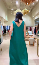 Vestido Paula em Linho - Verde Esmeralda - costas