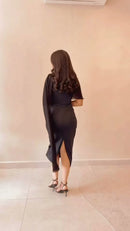 Vestido Midi com Capa Drapeada e Fenda - Preto - costas