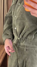 Conjunto Veludo Cotelê Jaqueta e Calça - Verde Militar - detalhe