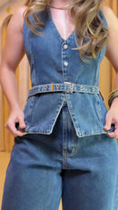 Conjunto Colete Jeans com Cinto e Calça Jeans - Azul Jeans - detalhe